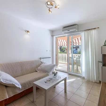 Awesome In Vodnjan With Kitchen Vodnjan