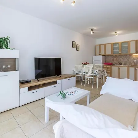 1 Bedroom Cozy In בית נופש *