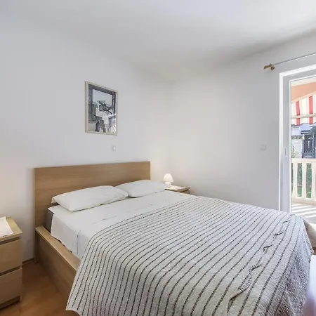 1 Bedroom Cozy In * וודניאן